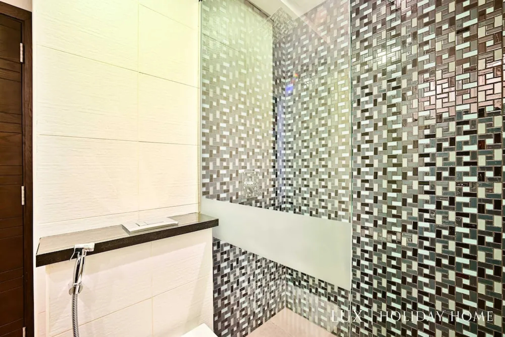 LUX  Cayan Superior Suite 4 Dubai Marina