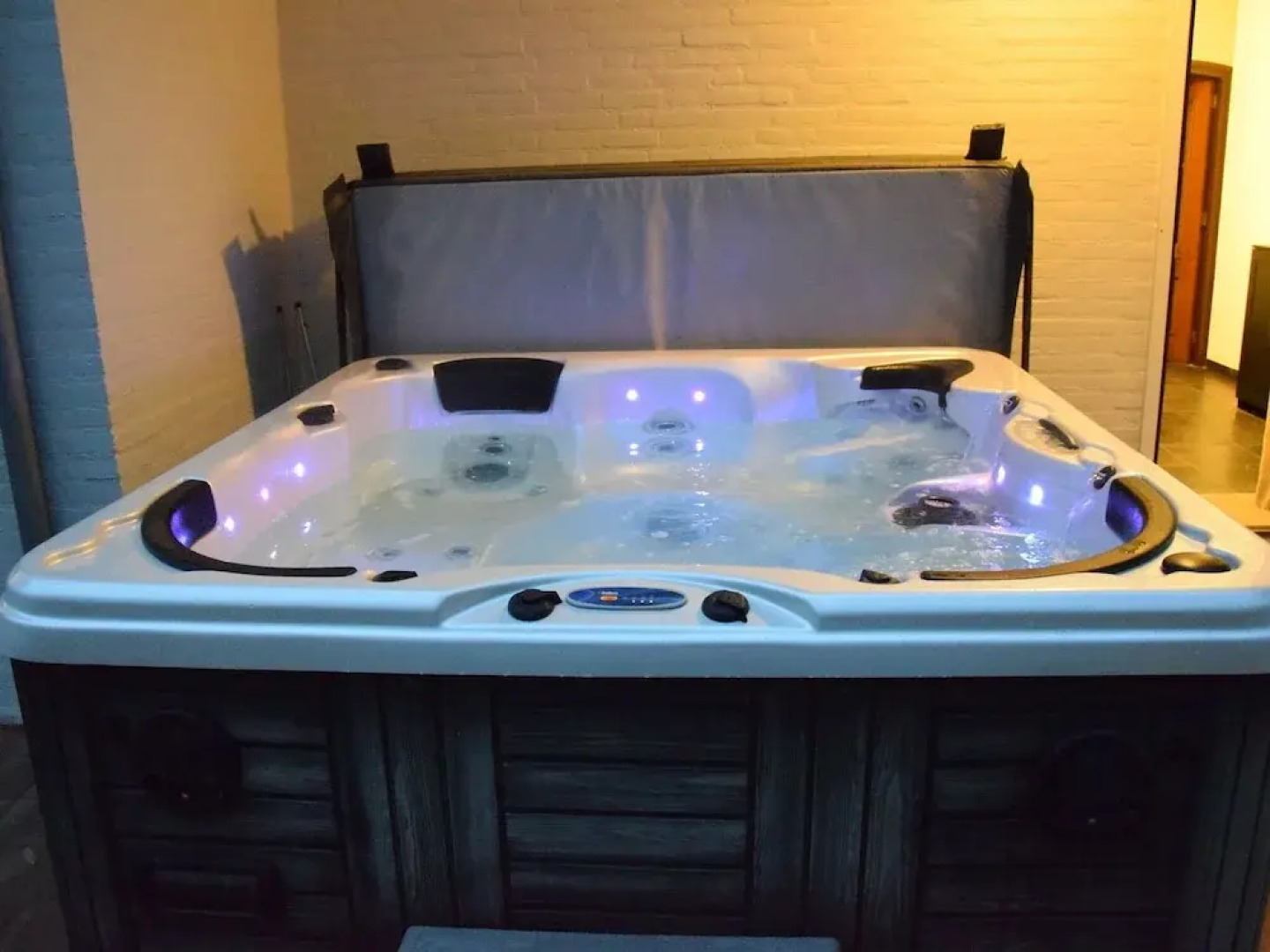 Spacious Villa Near Arcen in a Wooded Area