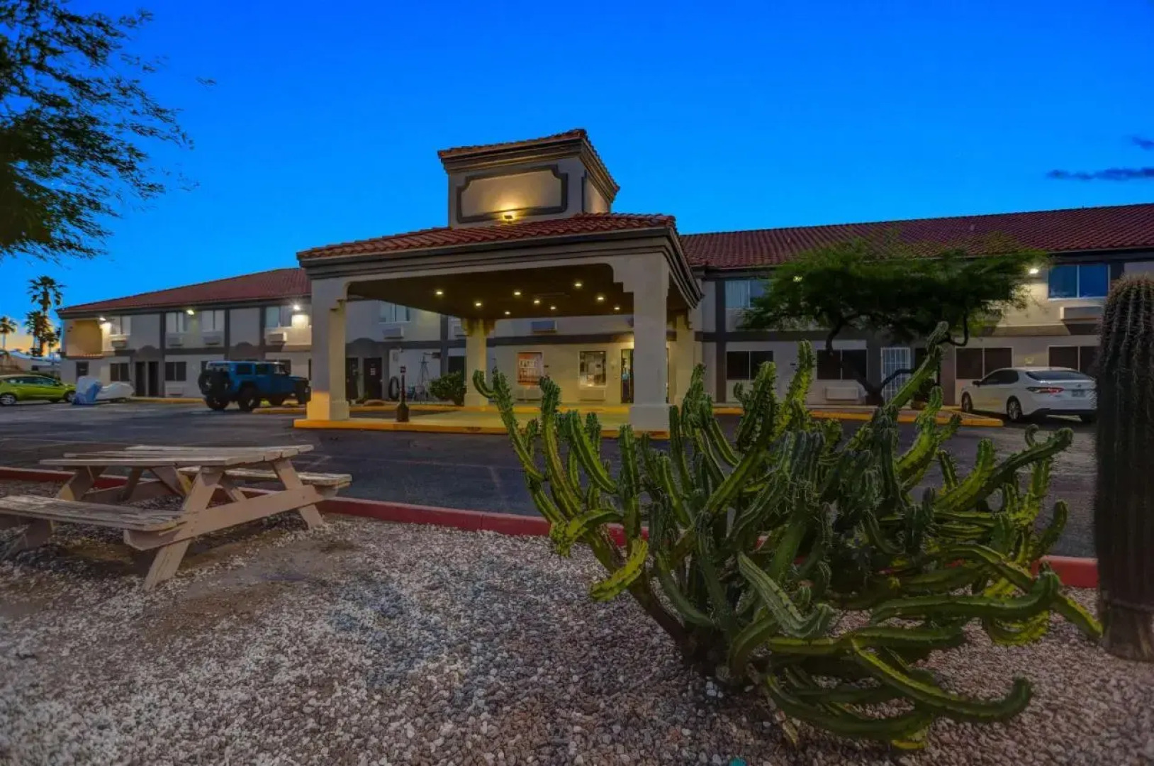 Superstition Inn and Suites