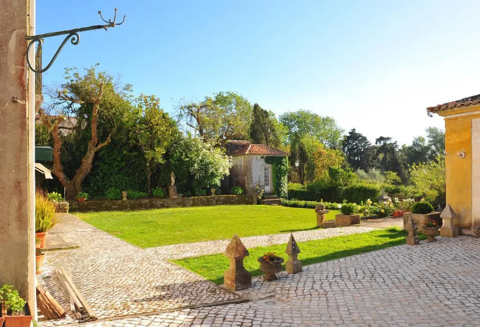 Countryside Family House