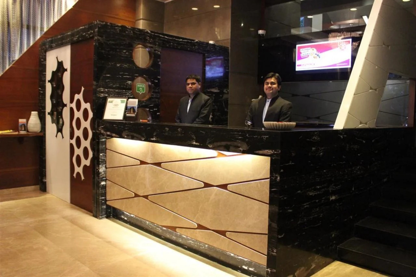 Hotel Cosmopolitan Ahmedabad