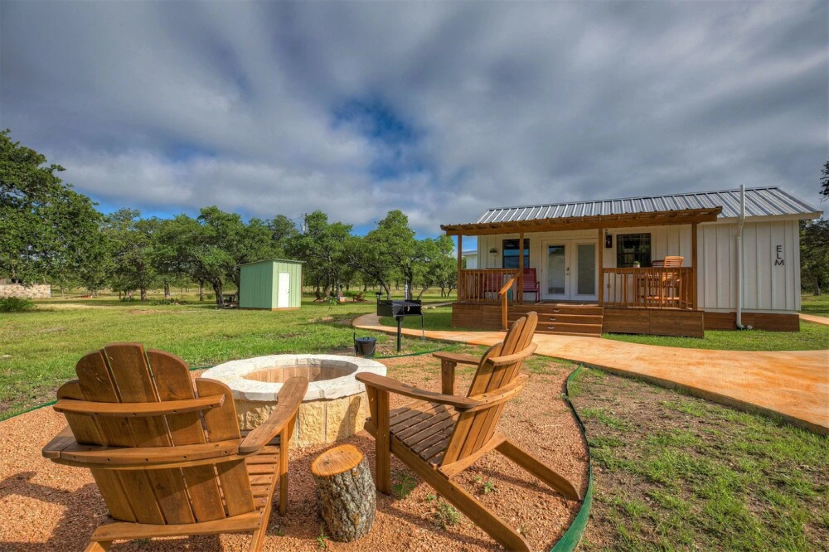 Luxurious and Intimate Cottage in FredWine Country
