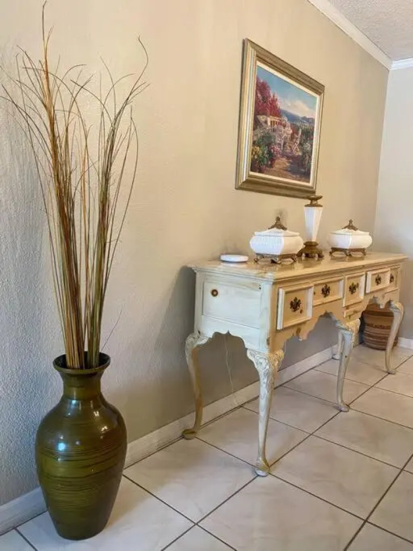 Your Cozy Spacious home with Heated Pool