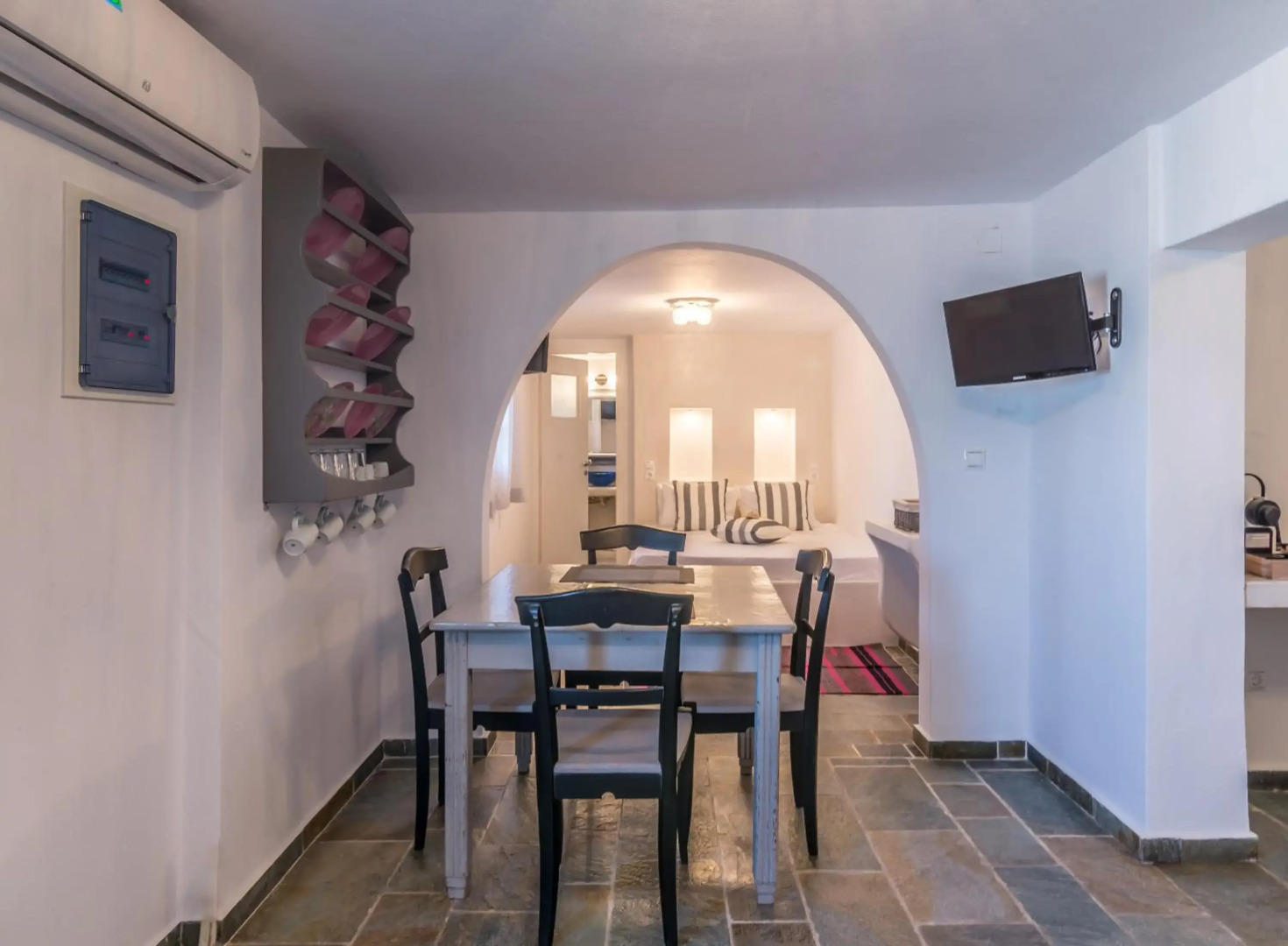 Eiriana Luxury Suites