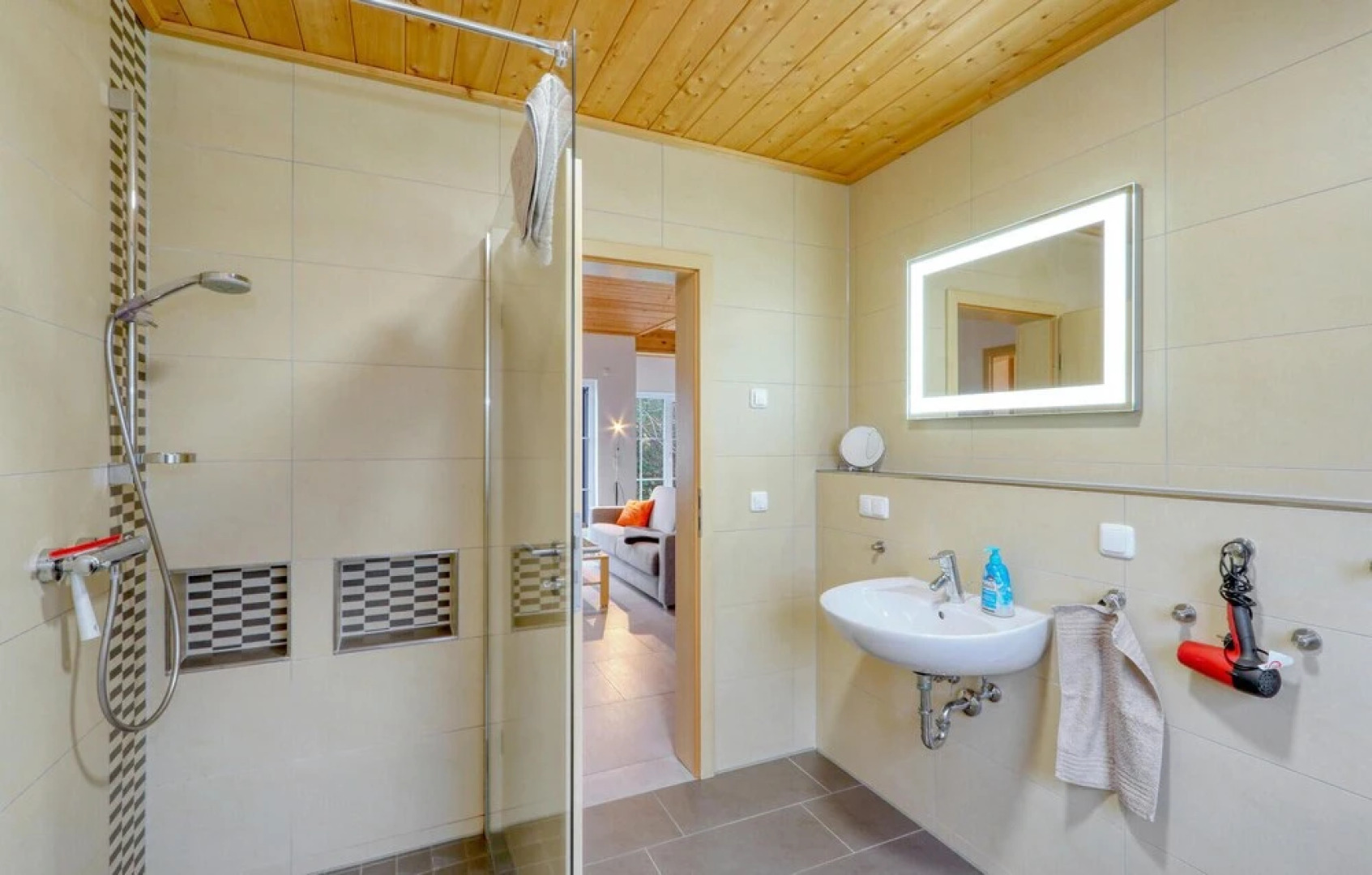 Nice Home in Altefähr/rügen With 2 Bedrooms and Wifi