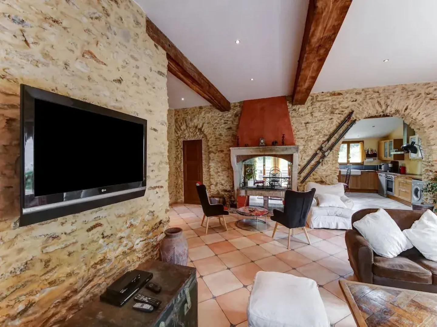 Pleasant Holiday Home in Raizeux With Garden