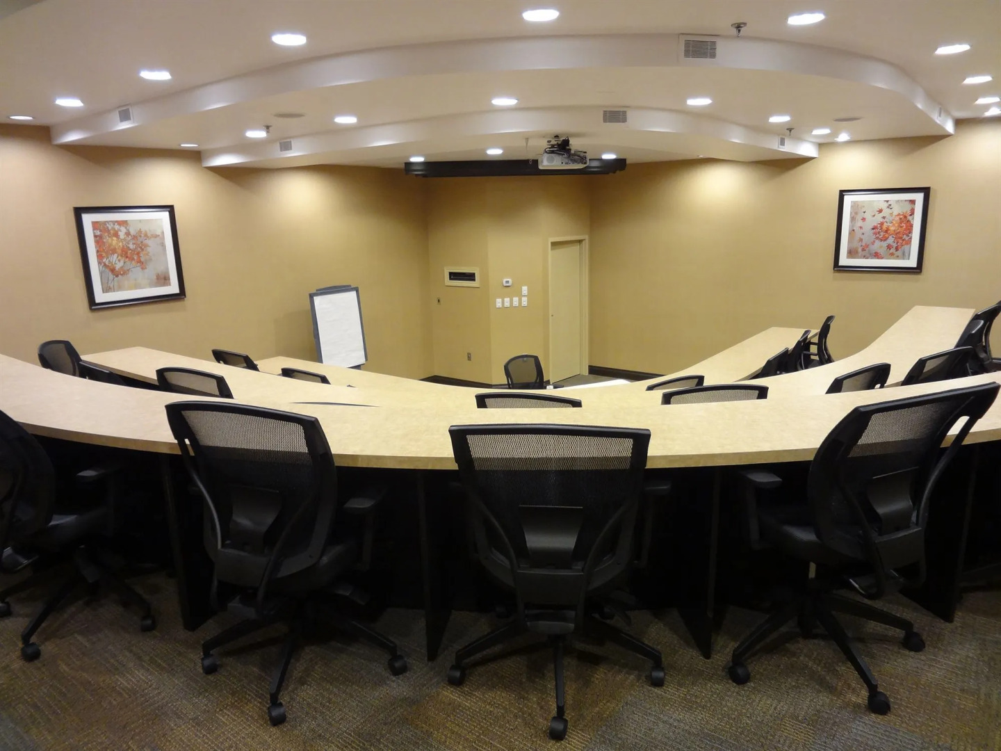 Holiday Inn & Suites Windsor Ambassador Bridge by IHG