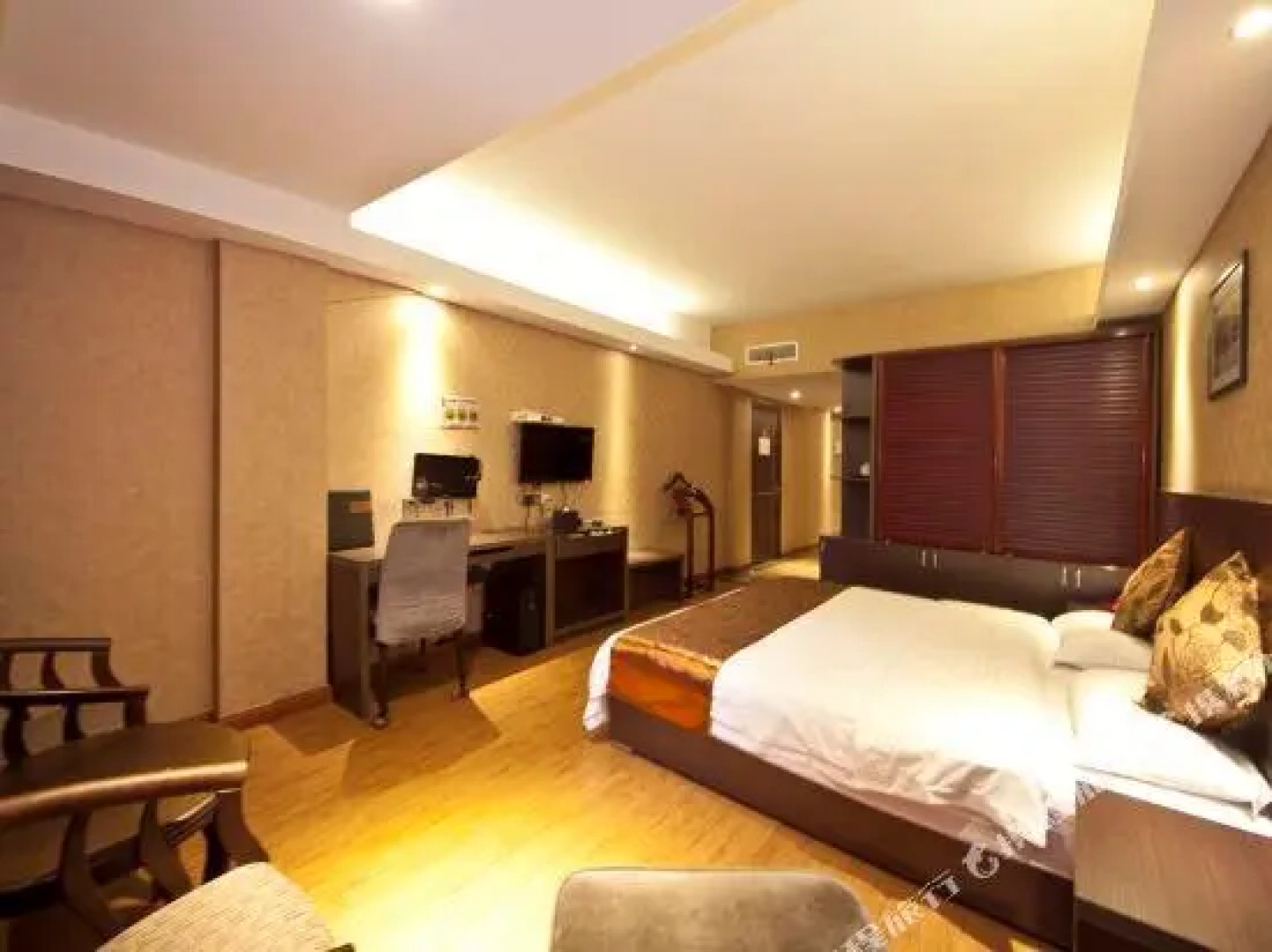 Yuelai Business Hotel