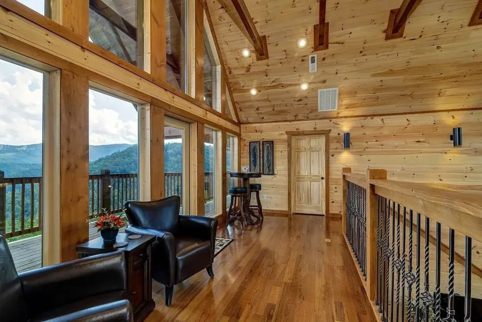 Majestic Mountain View - 4 Bedrooms, 4.5 Baths, Sleeps 12 4 Cabin by RedAwning