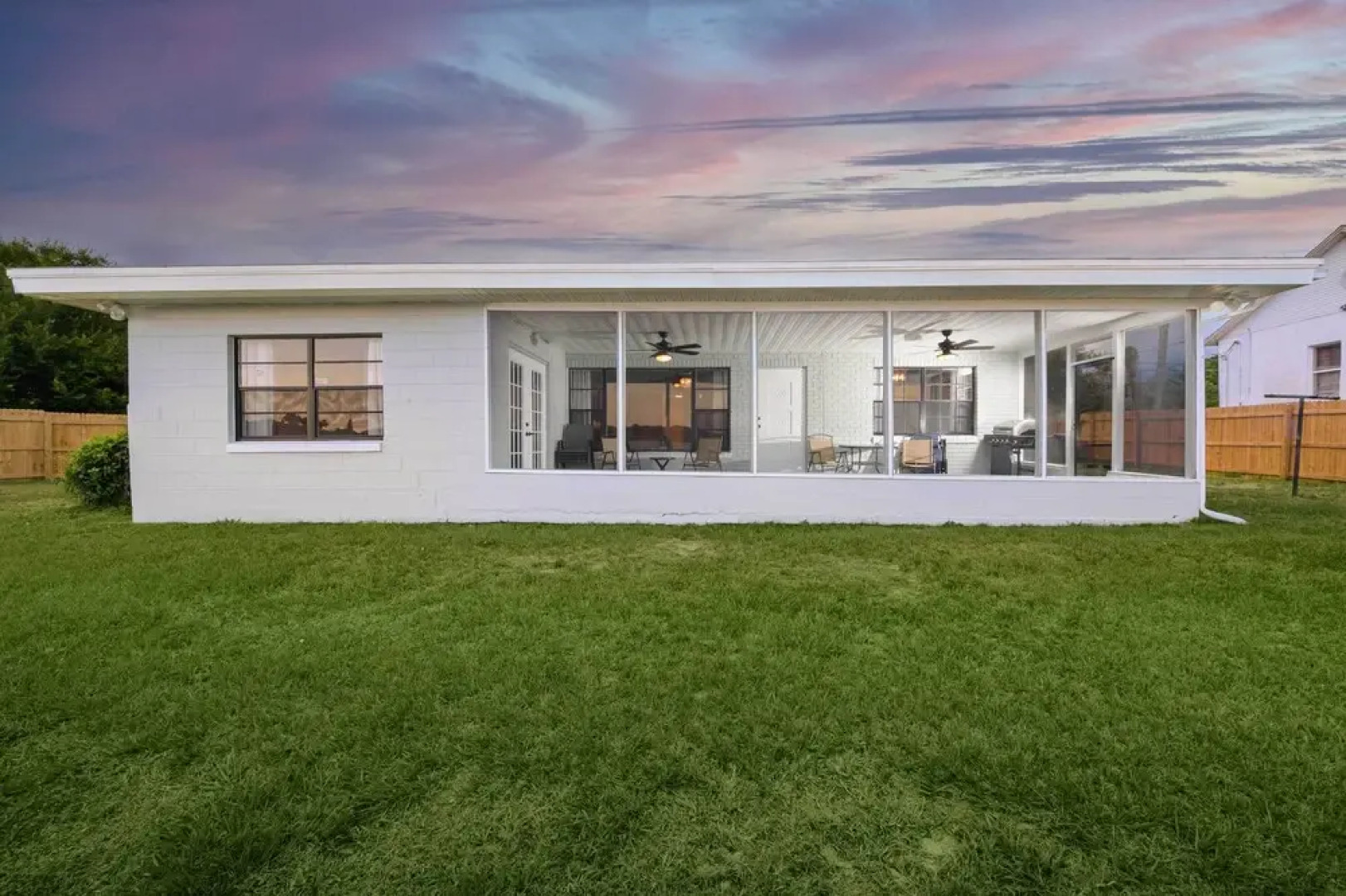 Hook, Line & Leisure: Lakefront Gem, 2 Mi to Dtwn