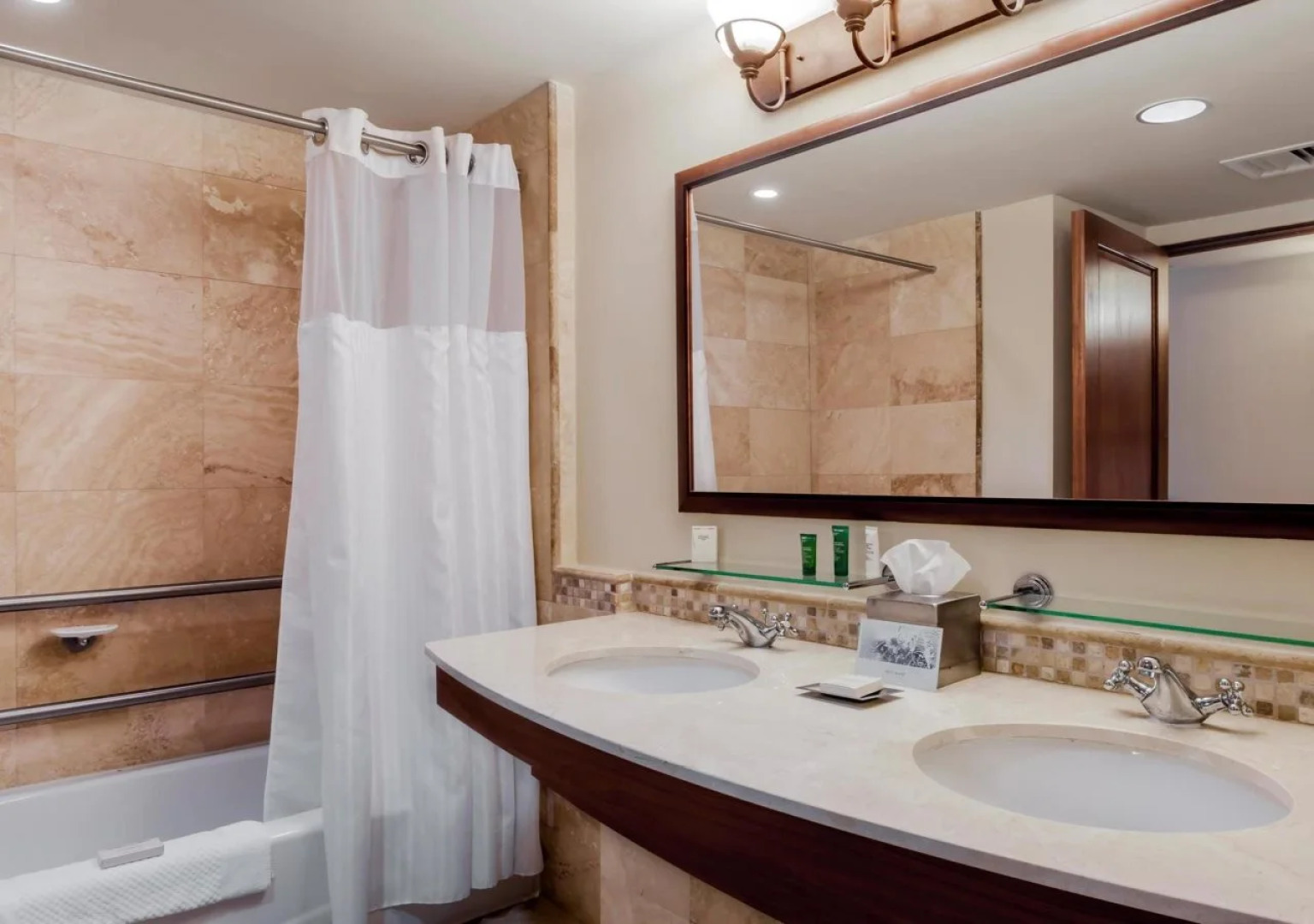 Condado Lagoon Villas at Paseo Caribe