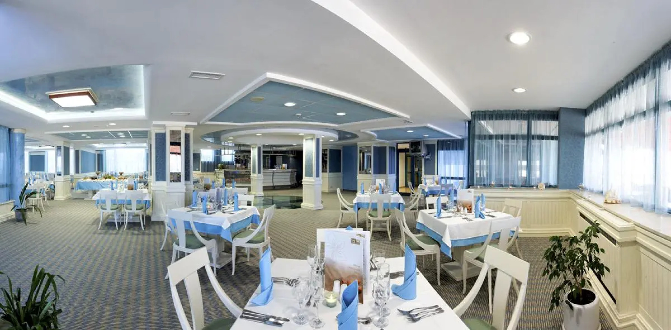 Berlin Golden Beach Hotel