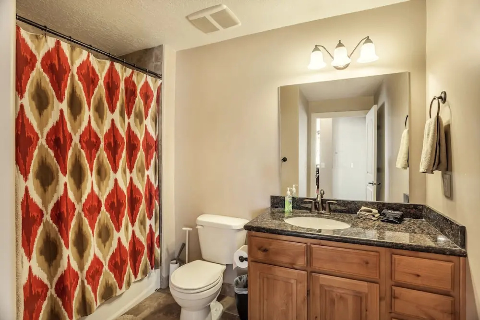 Citifront B 3 Bedroom Condo by RedAwning