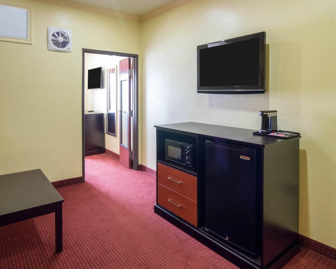 Quality Suites Houston IAH Airport - Beltway 8