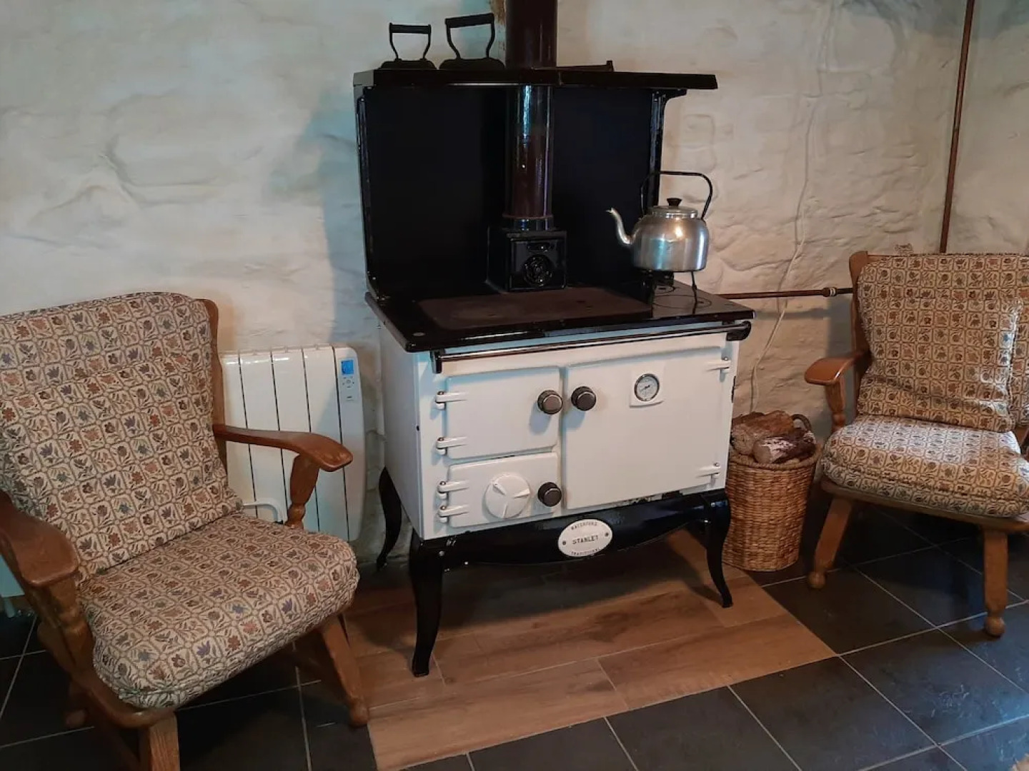 Cherrytreecottage - Cosy 19thcentury/pet Friendly