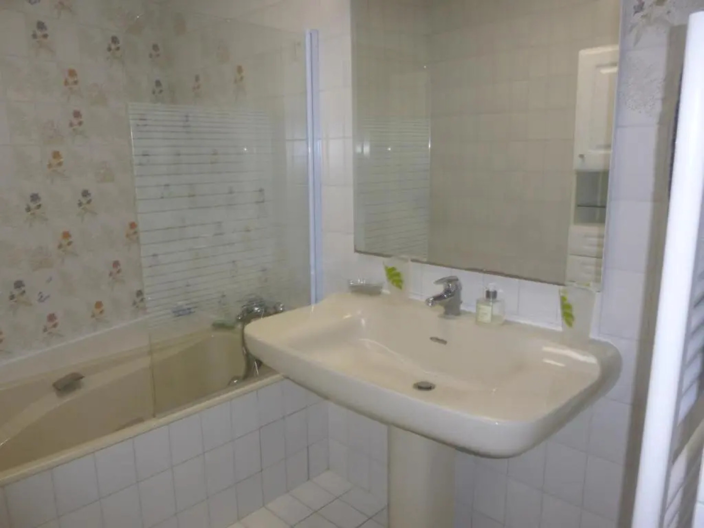 SANARY - Zone piétonne - GARAGE - CLIM - 2 chambres 4 à 6 personnes - WIFI