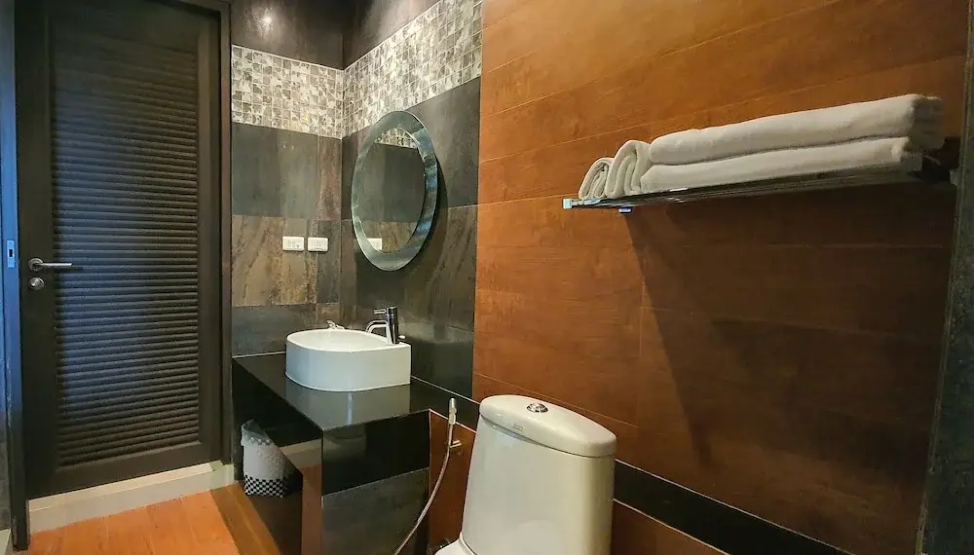 Tachawan Resort & Restaurant