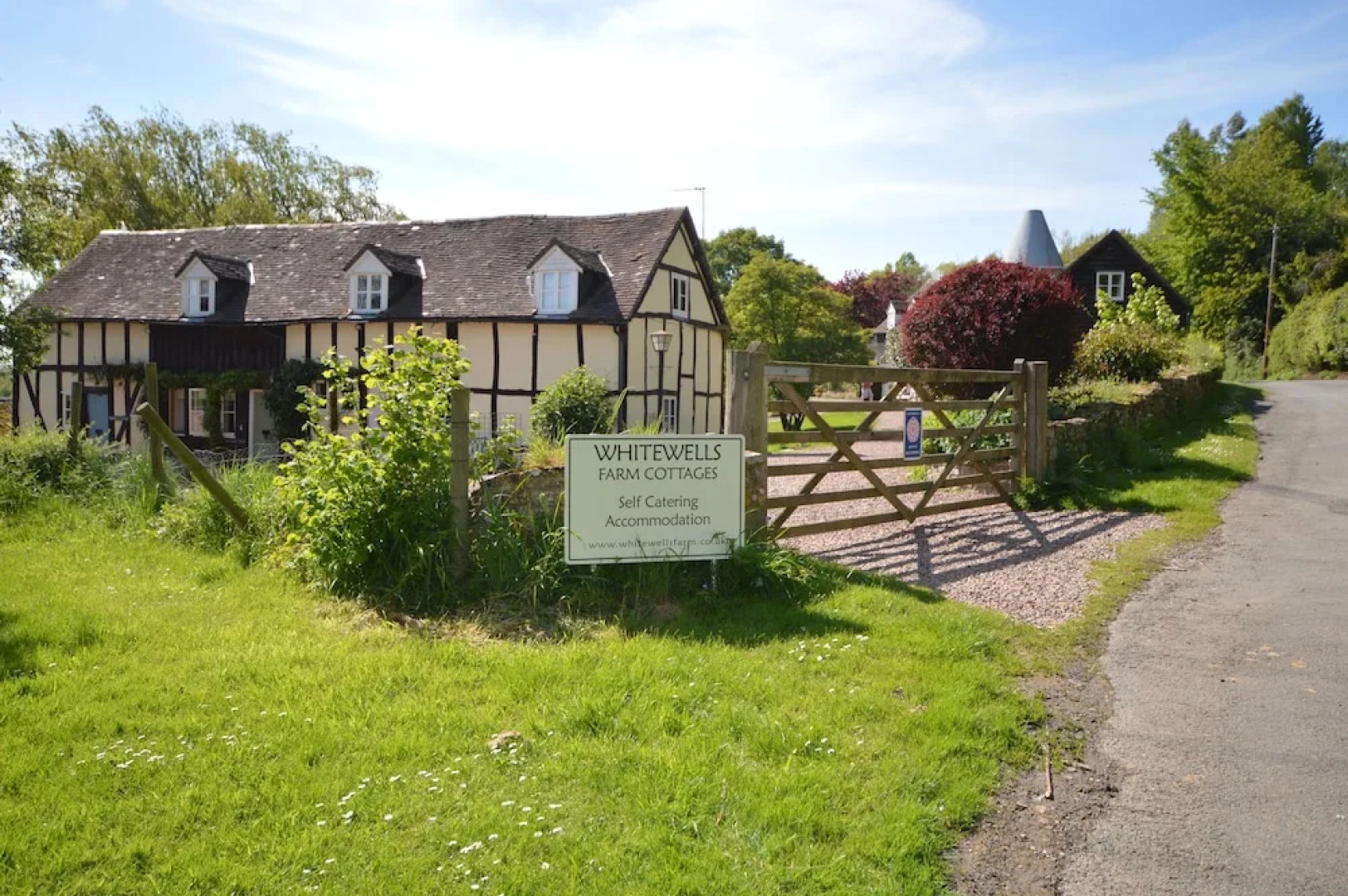 Whitewells Farm Cottages