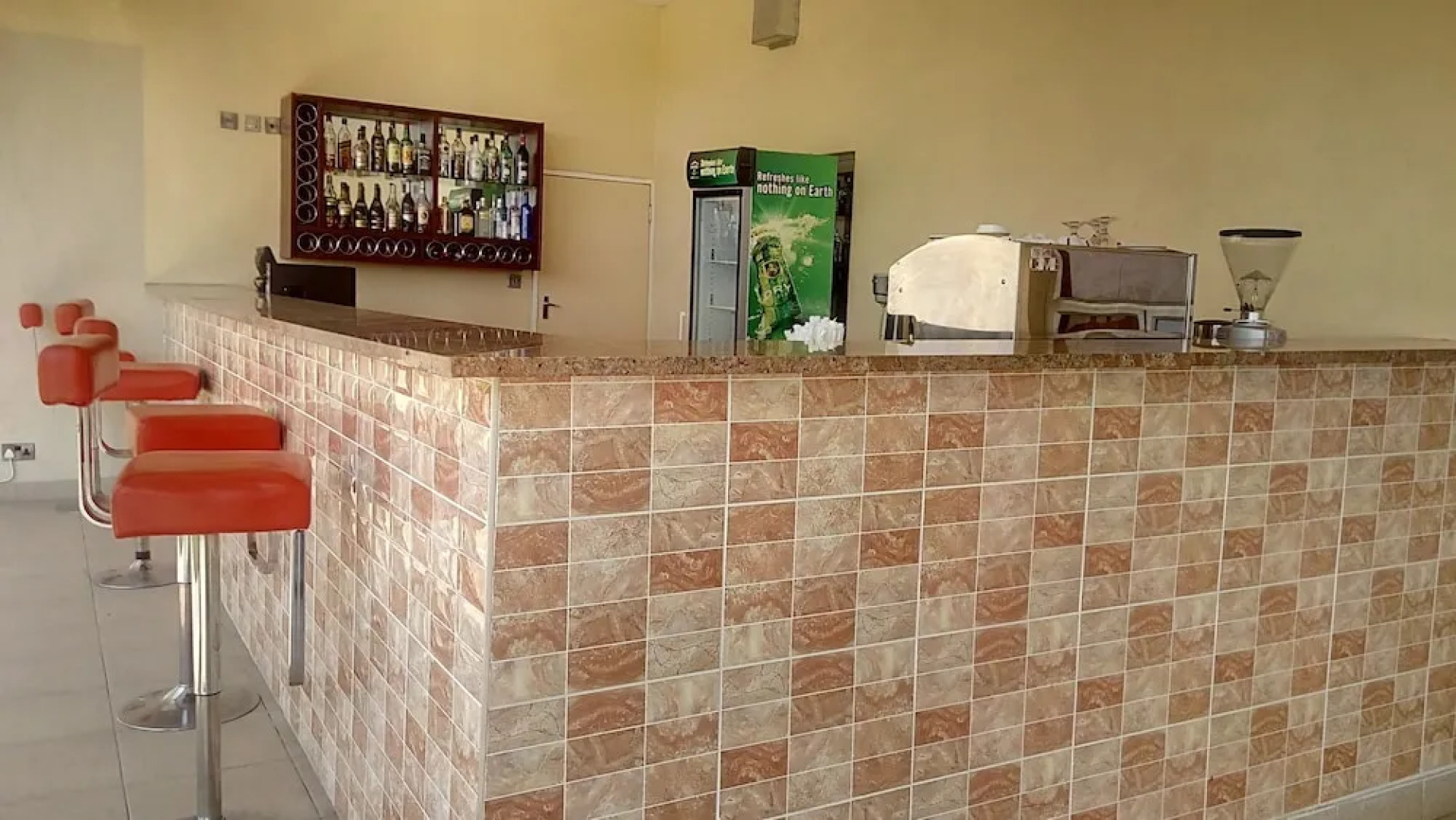 Thakadu Hotel, Casino & Conference Centre