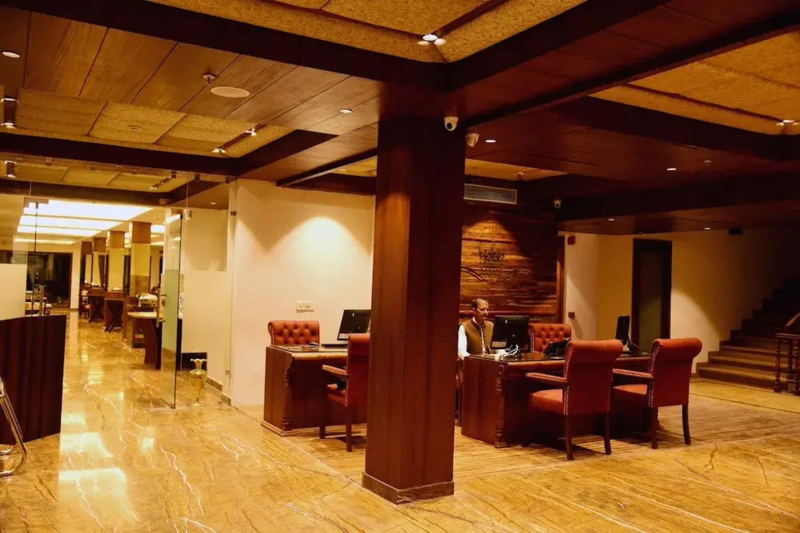 Royale Retreat Hotel & Spa Near Mall Road