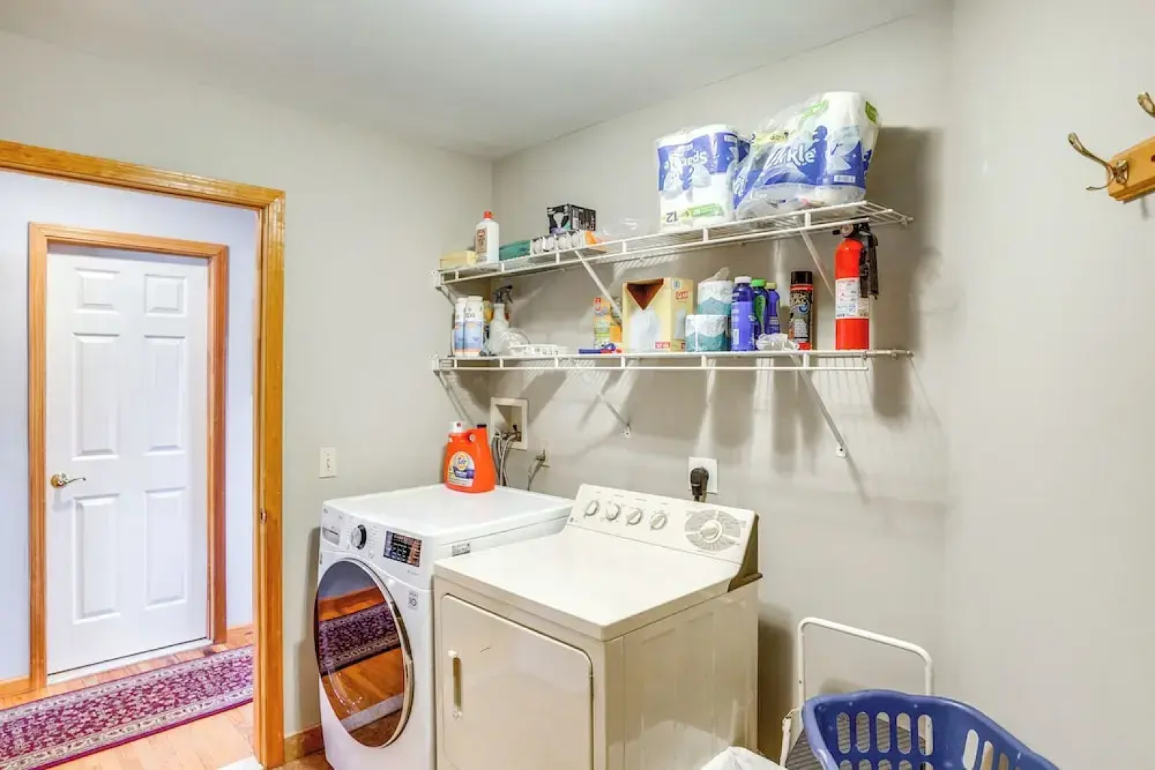 < 1 Mi to Hunter Mtn: Spacious Home w/ Hot Tub!