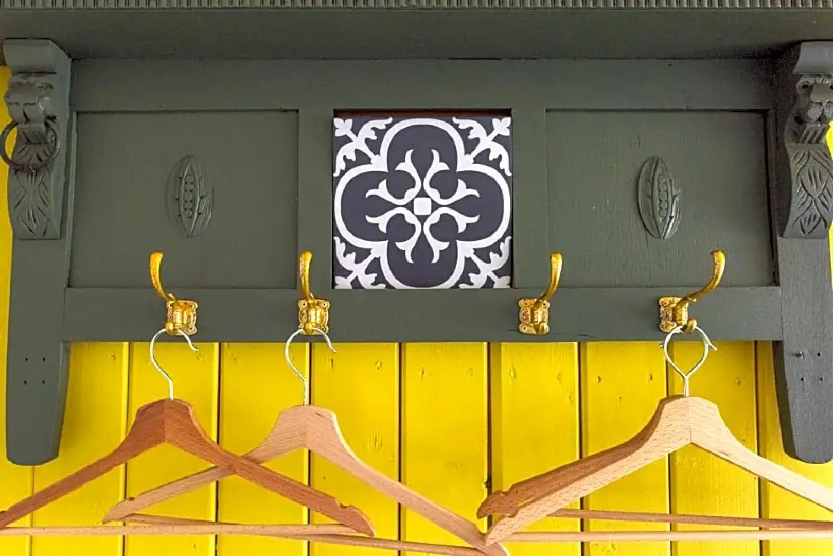 Saarj¿e puhkemaja tuba koos hommikus¿¿giga