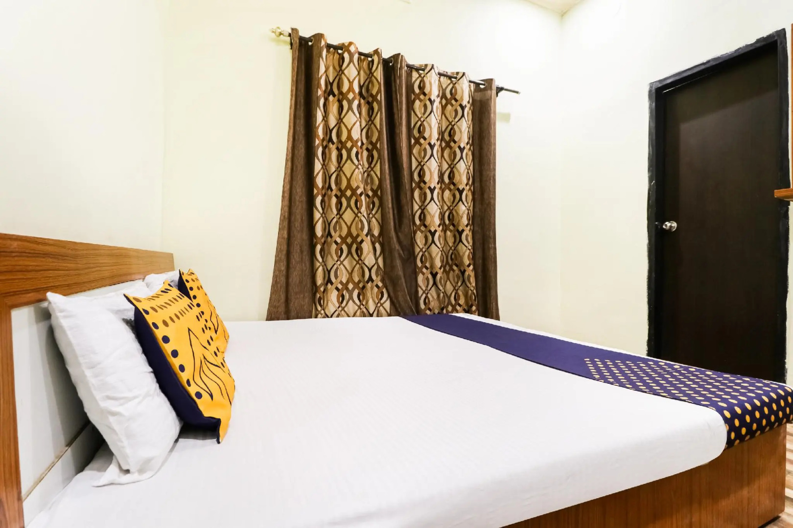 SPOT ON 62824 Hotel Gold Inn