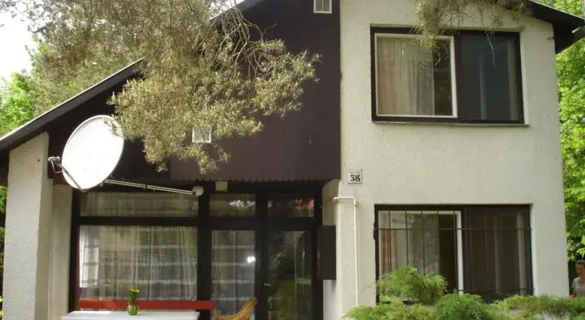 Partközeli kertes nyaralóház Balatonfenyvesen