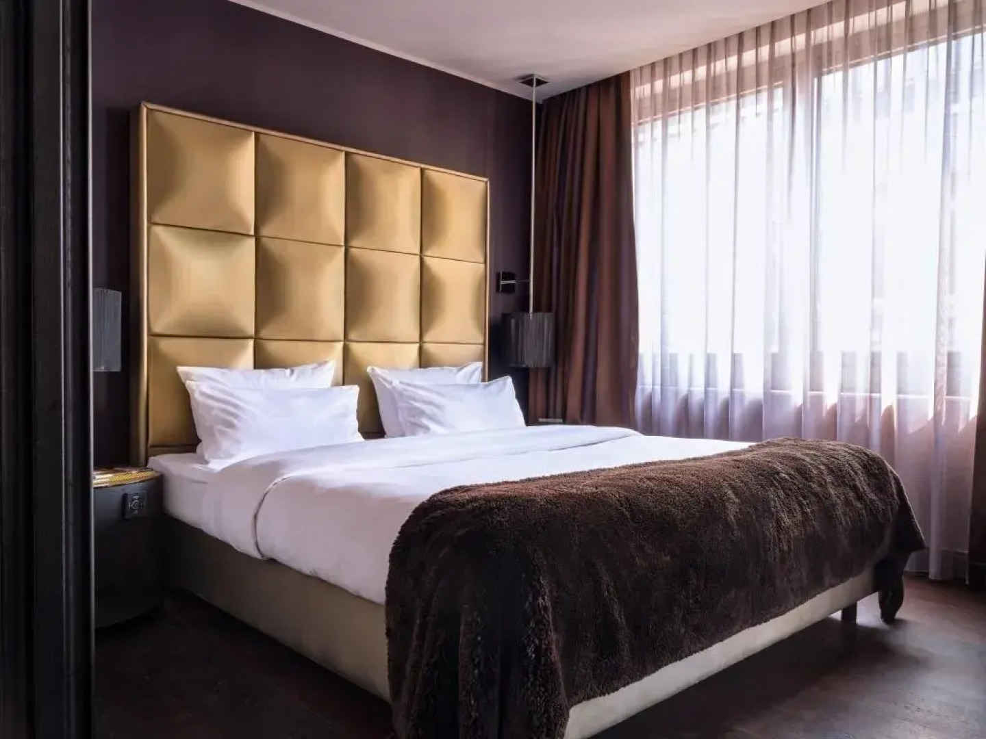 Roomers Frankfurt Central, Autograph Collection