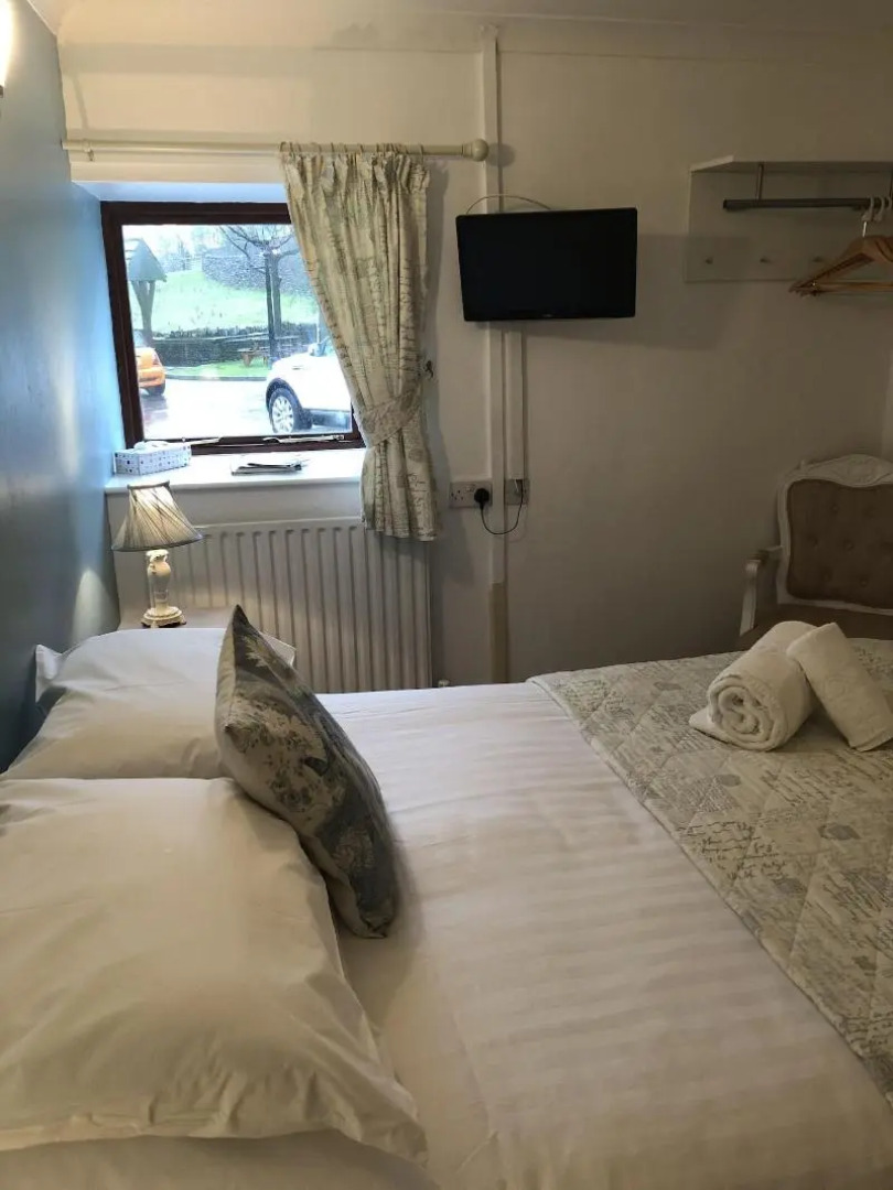 The Old Stone Trough Country Lodge & Inn