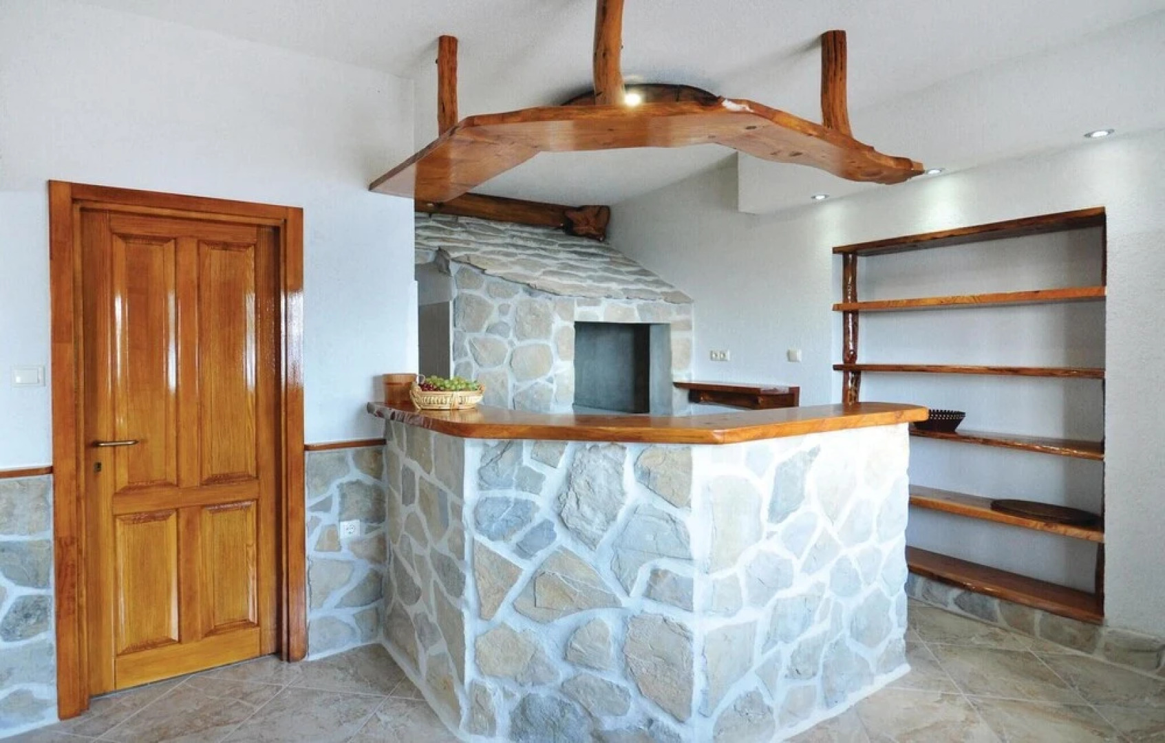 Amazing Home in Omis With Sauna, Wifi and 6 Bedrooms