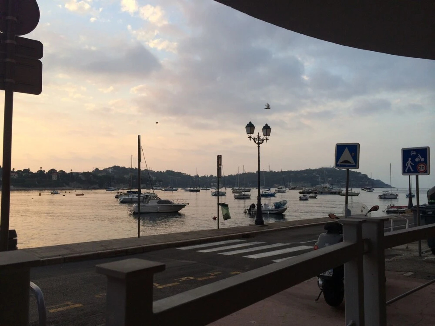 ICI CASA les pieds dans l'eau