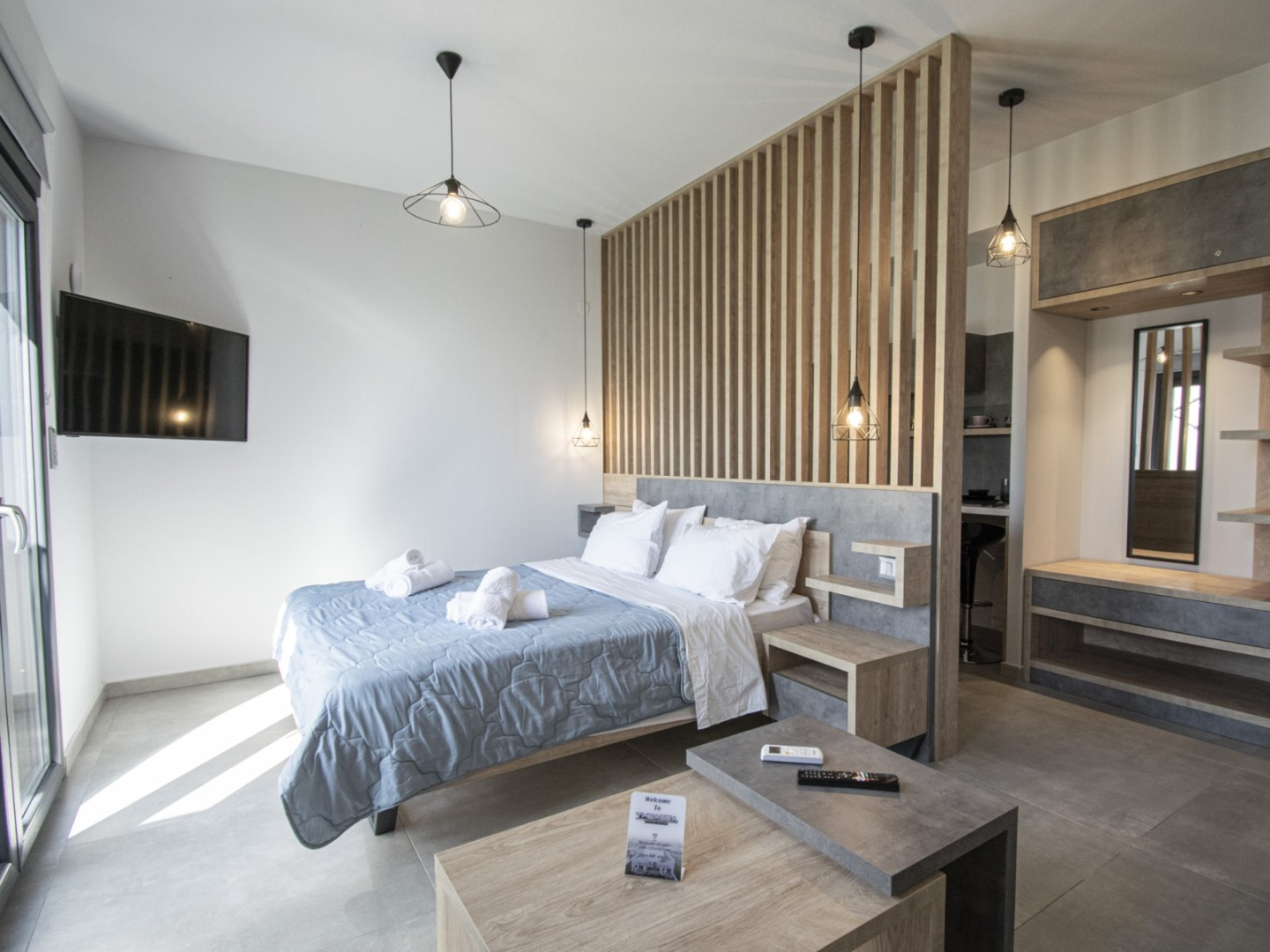 TheaSea Luxury Suites- Studio Suite 2