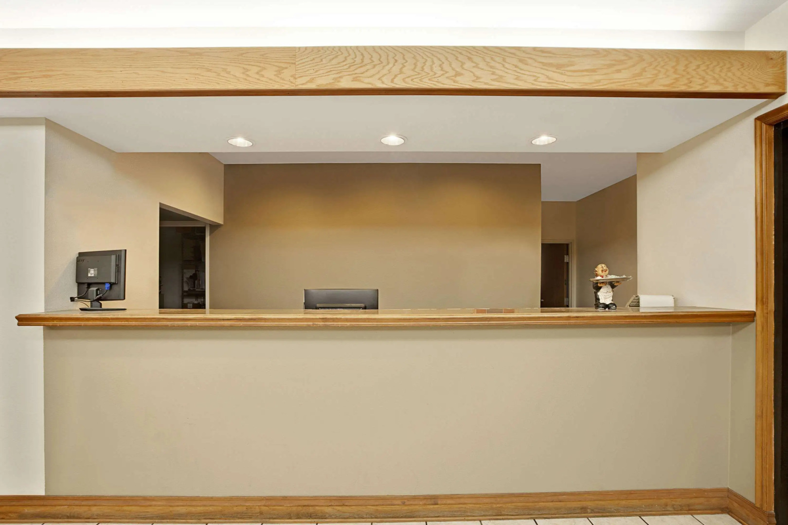 Super 8 by Wyndham Hampshire IL