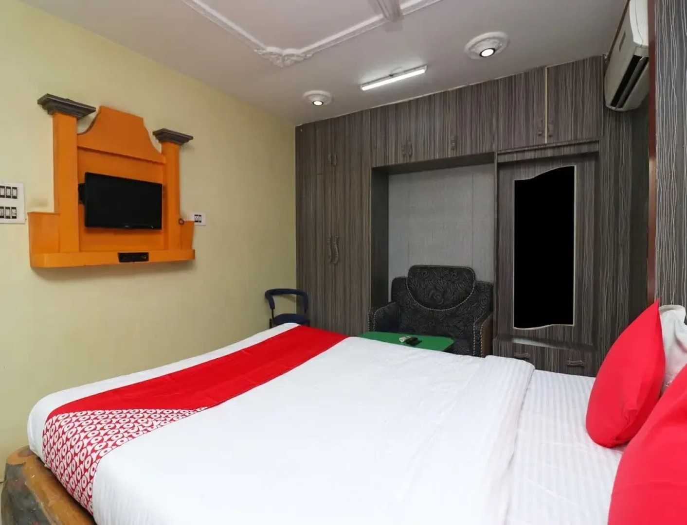 Green Villa by OYO Rooms