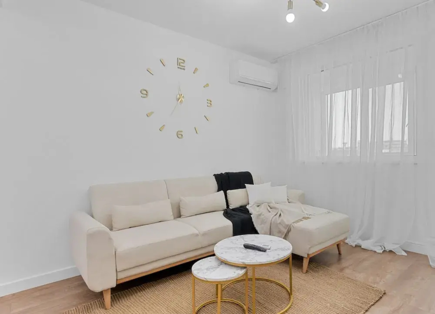 XOV 1BDR Apartments in Pipera