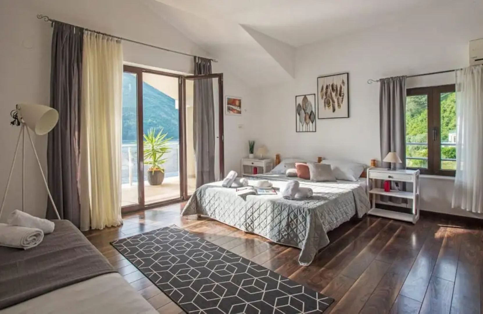 Studio Flat With View Near Beach in Tivat