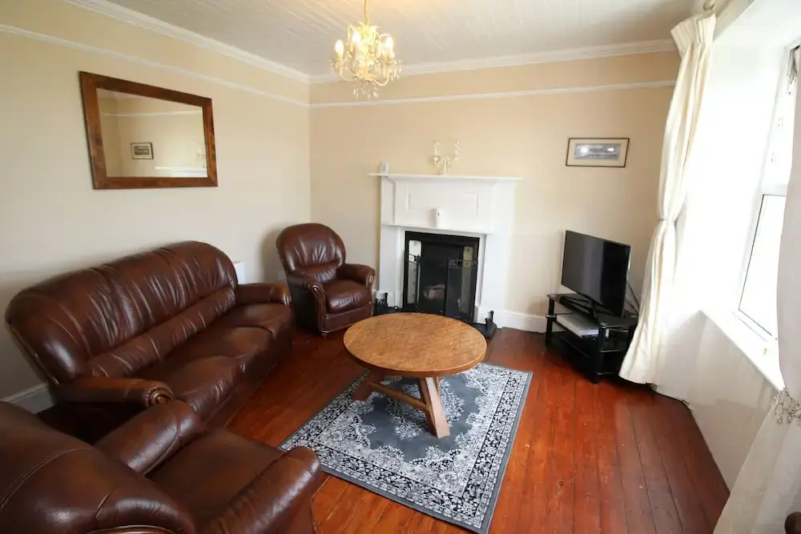 Alcorn's farmhouse 10 mins from beach