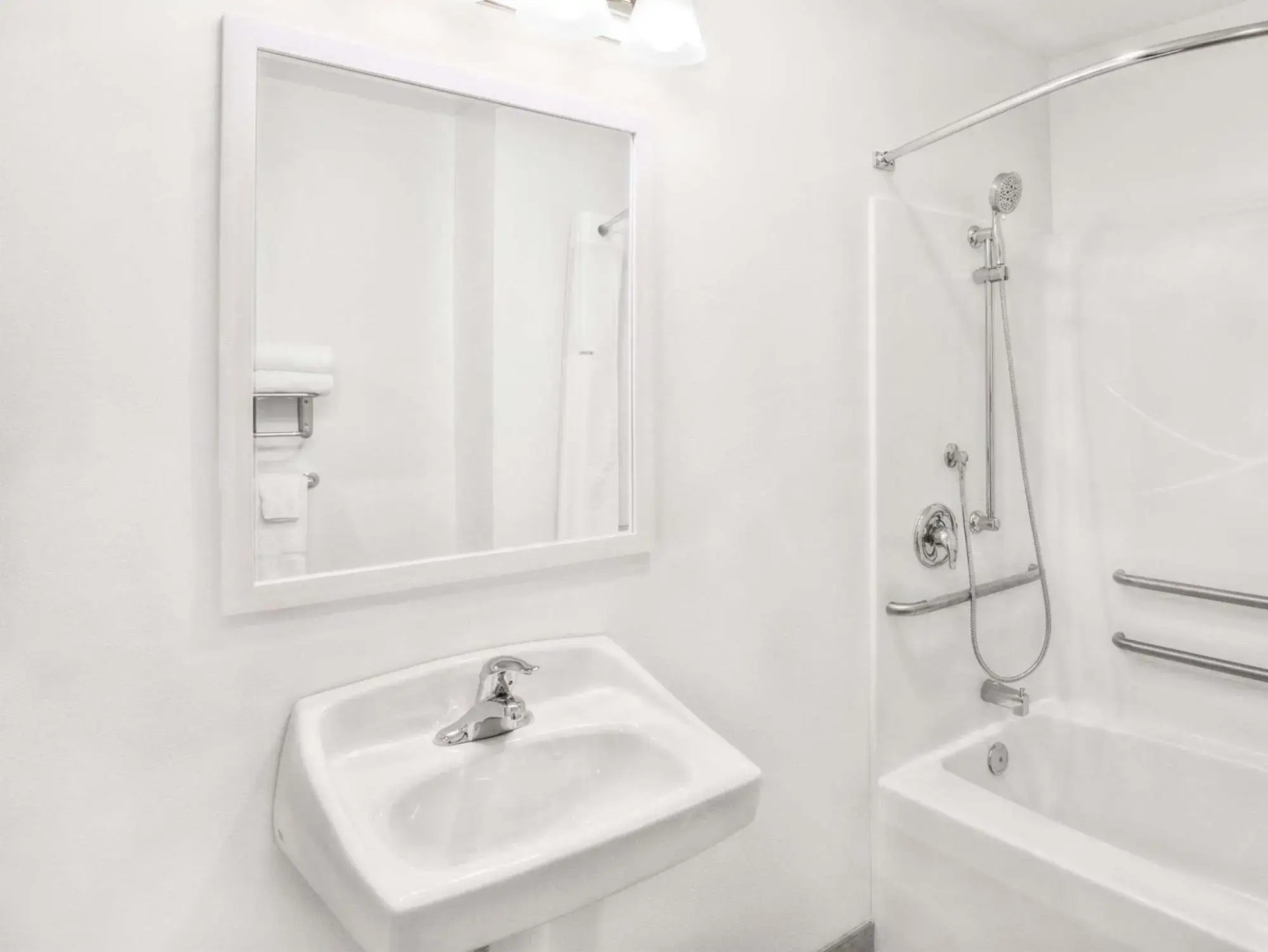 Baymont Inn & Suites Essex Burlington Area