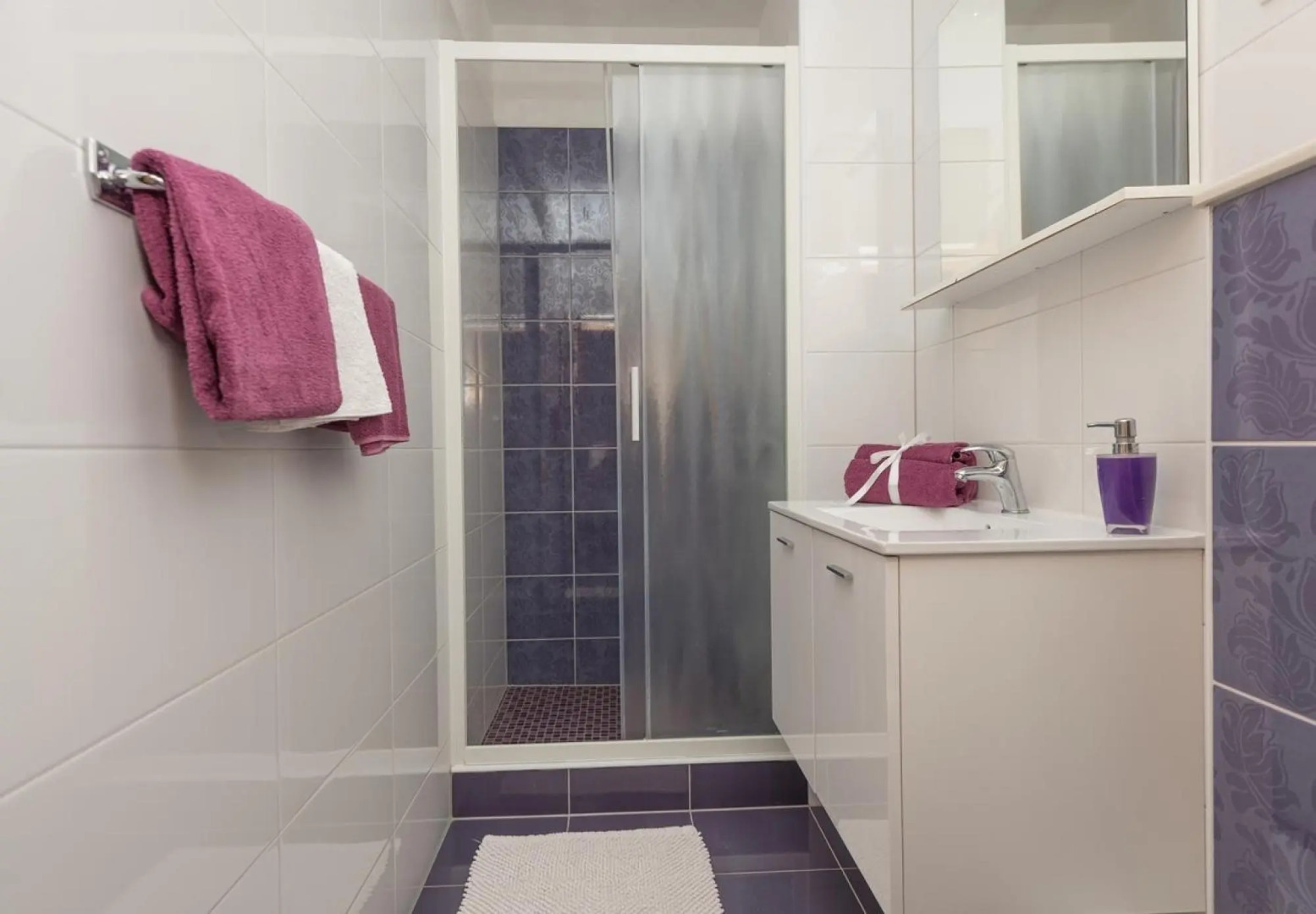 Ivi - 100 m From Pebble Beach - A1