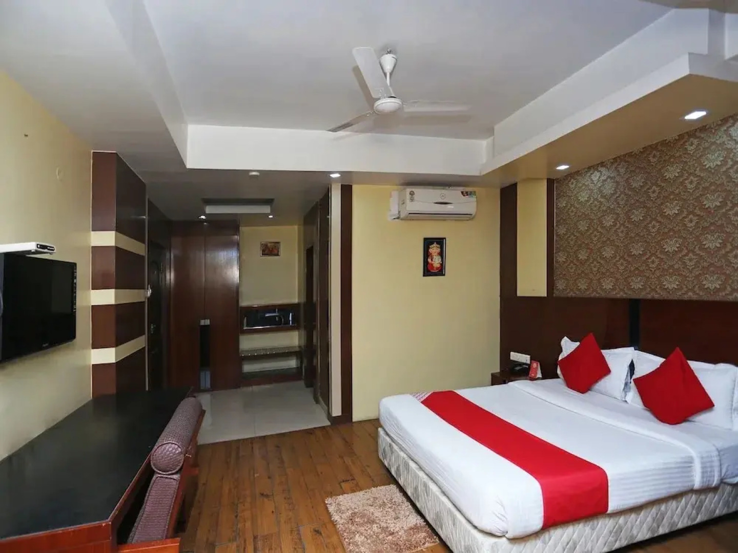 Hotel Ambassador Retreat