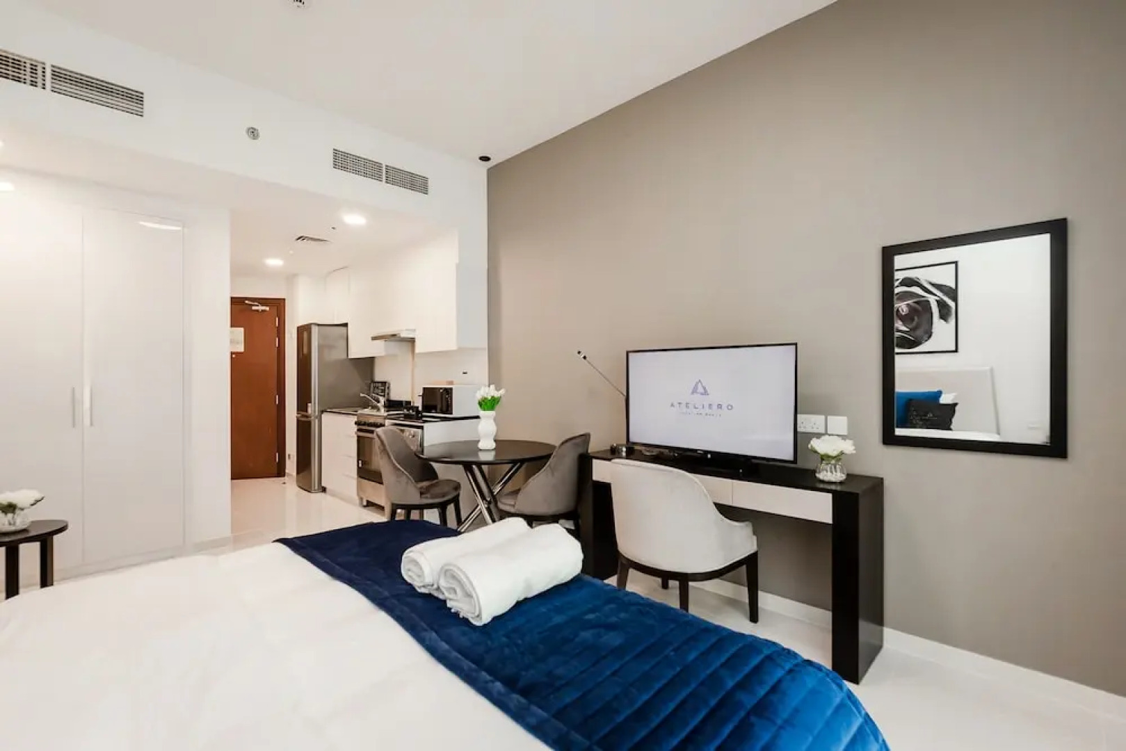 Cozy studio at DamacHills2