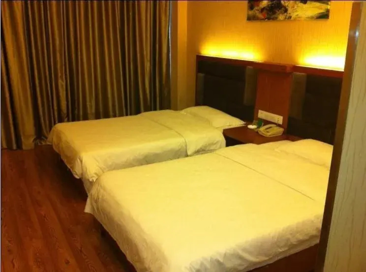 Yijing Holiday Hotel