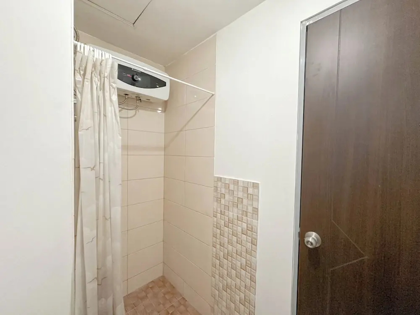 1Br Spacious And Vibrant At Tamansari Prospero Apartment