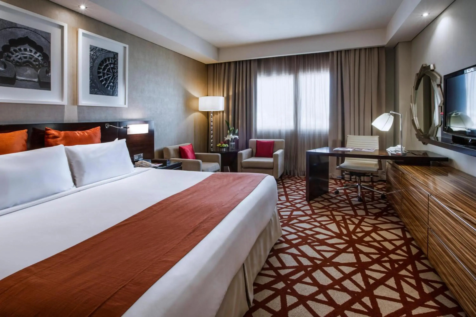 Huatian Chinagora Hotel