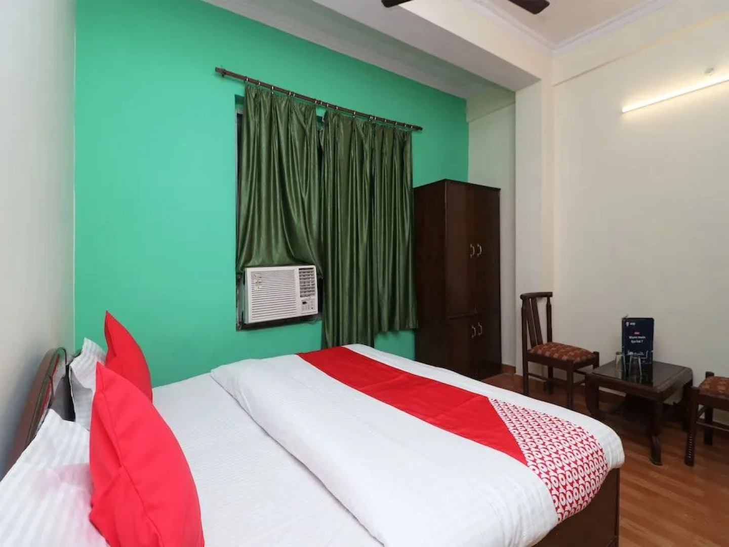 Oyo 29196 Lords Plaza