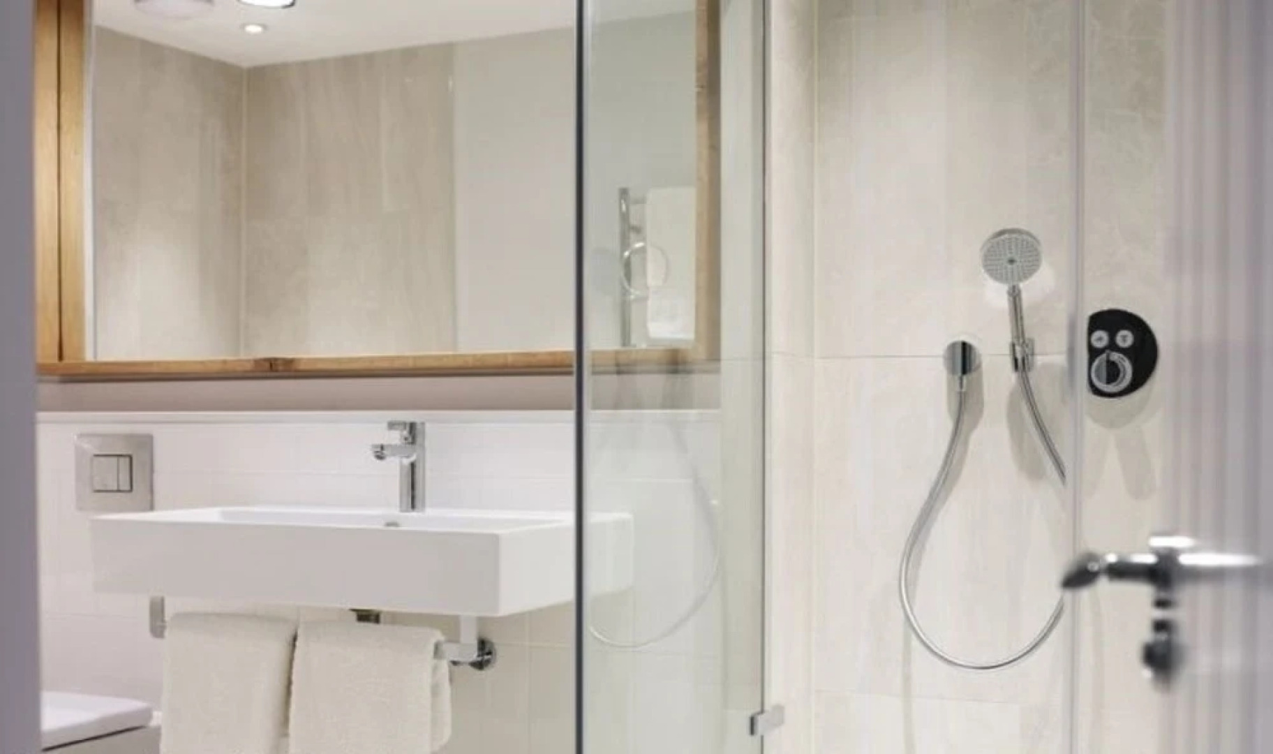 5 The Salterns, Chichester 401155