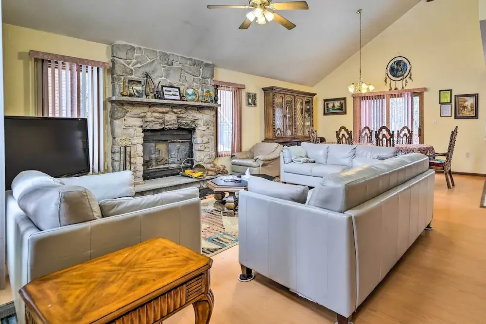 Hot Tub + Deck: Pet-friendly Poconos Getaway!