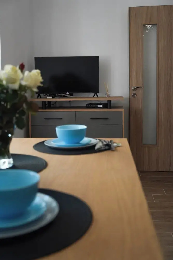 2 Bed Apt - Sleeps 4, Terrace & Pet Friendly