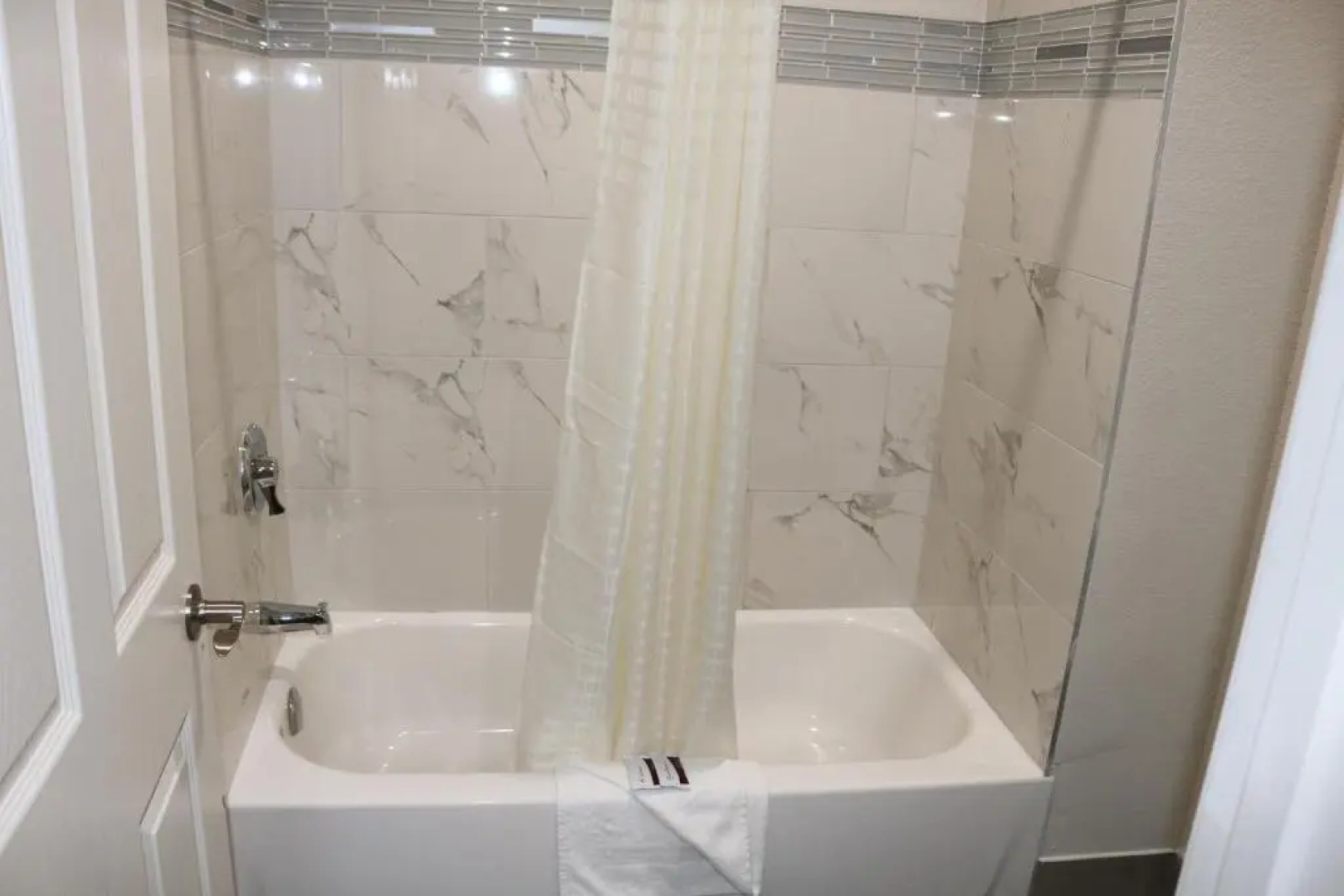 Scottish Inn & Suites - IAH Airport